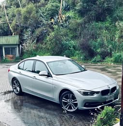2018 BMW 318i sport 1.5cc