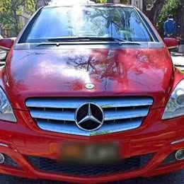 Mercedes Benz B180 2011