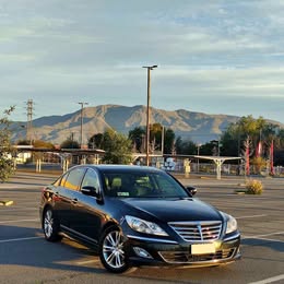 Hyundai Genesis 2012