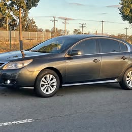 2014 Renault Latitude
