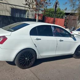 Geely Emgrand 2013