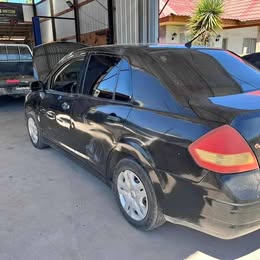 Nissan Tiida 2012