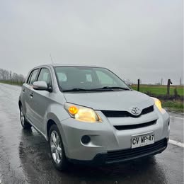 Toyota Urban Cruiser 2011