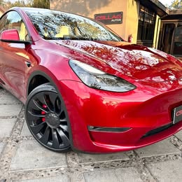 Tesla Model Y 2025