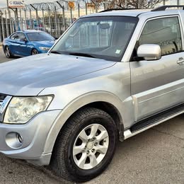 2013 Mitsubishi pajero 4x4