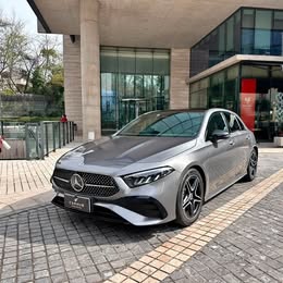 Mercedes Benz A200 2025