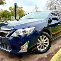 2015 Toyota camry 2.5 xle hybrid at